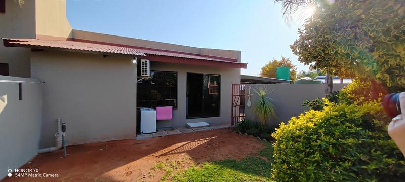 4 Bedroom Property for Sale in Kanoneiland Northern Cape